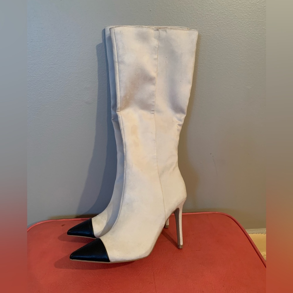 Express bone w/black tip knee high boots *NEW*